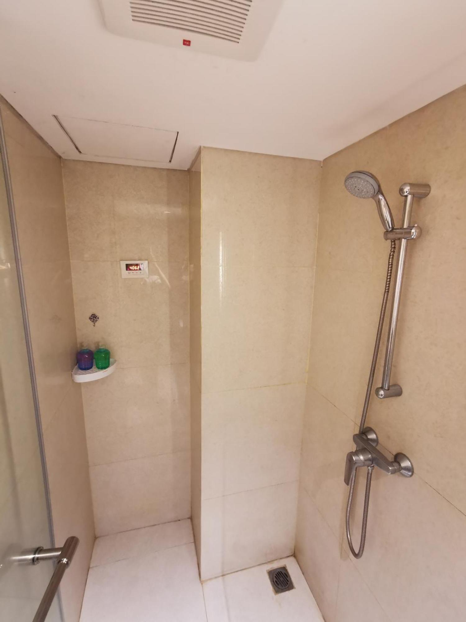 Warhol Residence Semarang Simpang Lima מראה חיצוני תמונה